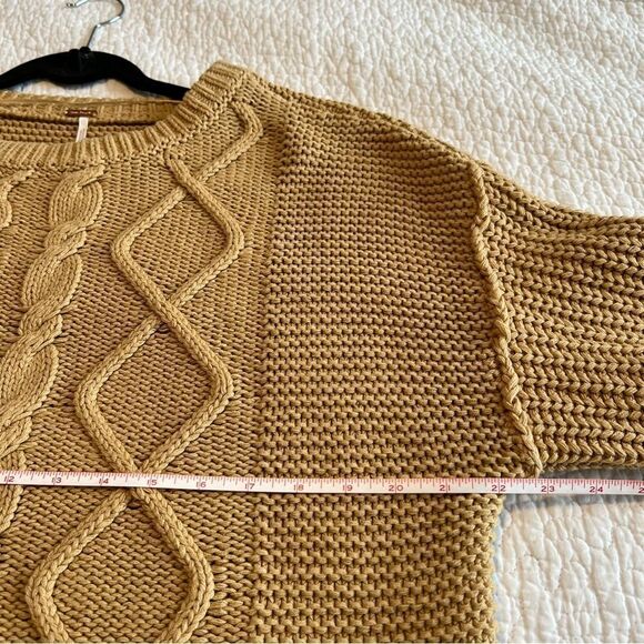 Free People Women’s Dream Cable Knit Tan Sweater Oversized Small - Picture 12 of 12